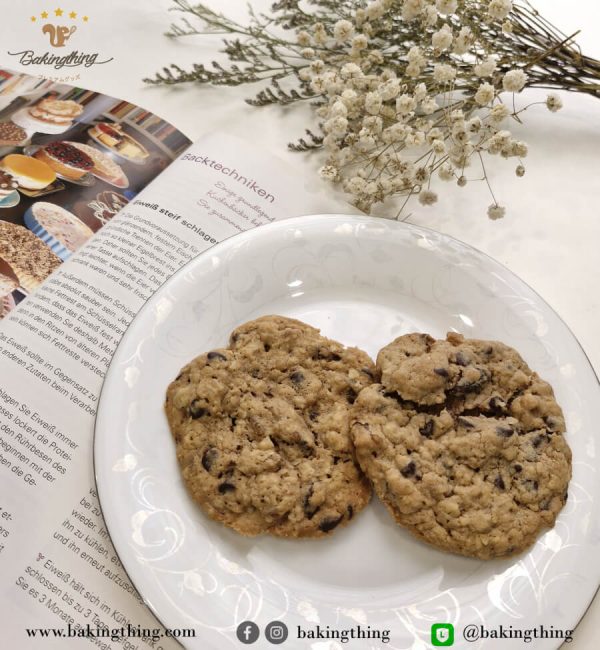 chocolate chip oatmeal cookies